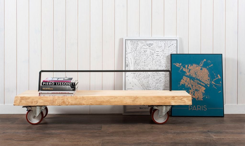 Decora el recibidor de tu casa con un banco de estilo industrial