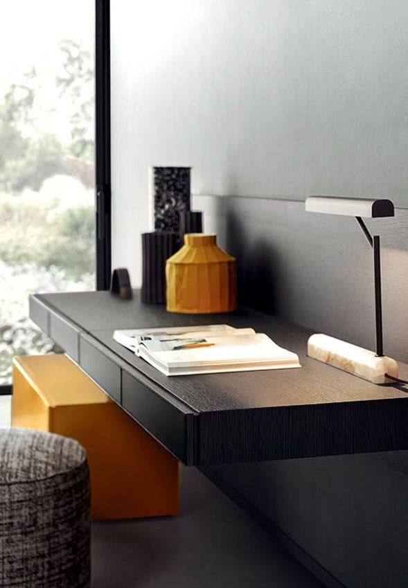 Un escritorio de pared moderno y práctico - Foto 1