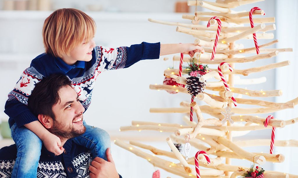Las mejores ideas para hacer tu propio árbol de Navidad con madera