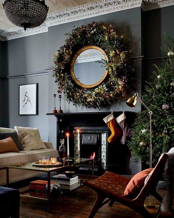 Adornos navideños para que la chimenea se convierta en la estrella del