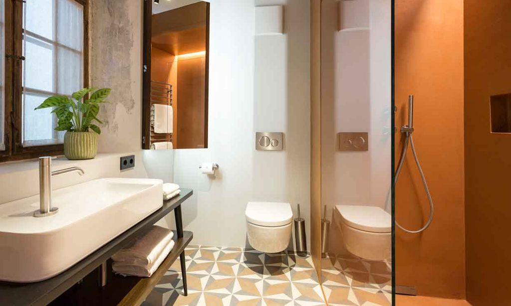 Baños, ¿con ducha o bañera? Ideas para decorar con uno o ambos elementos