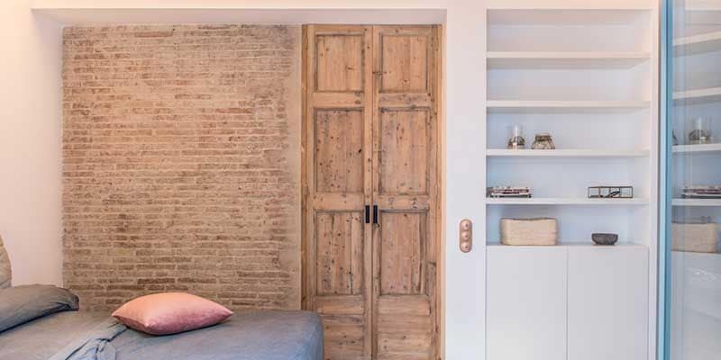 Puertas de color que no son blancas en la decoración de interiores - Foto 9