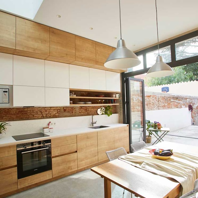 Antes y después: una casa que se transforma en una vivienda de espacios renovados