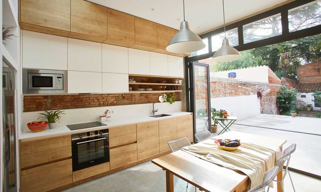 Antes y después: una casa que se transforma en una vivienda de espacios renovados