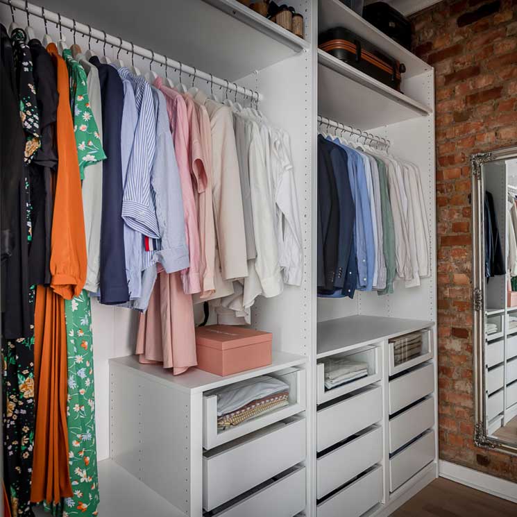 Cómo organizar la ropa de verano en el armario para que esté accesible y ordenada