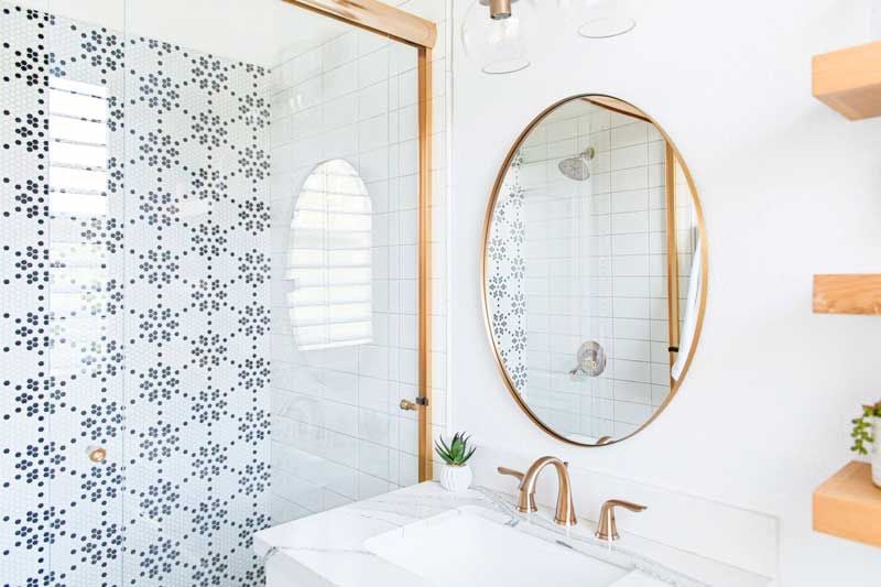 10 baños sorprendentes con decoración en dorado - Foto 7