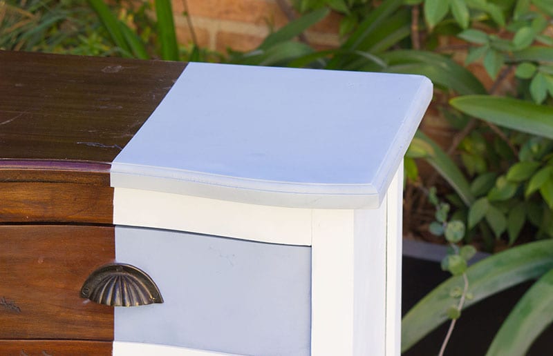 Cómo pintar un mueble con pintura a la tiza en spray - Foto 1