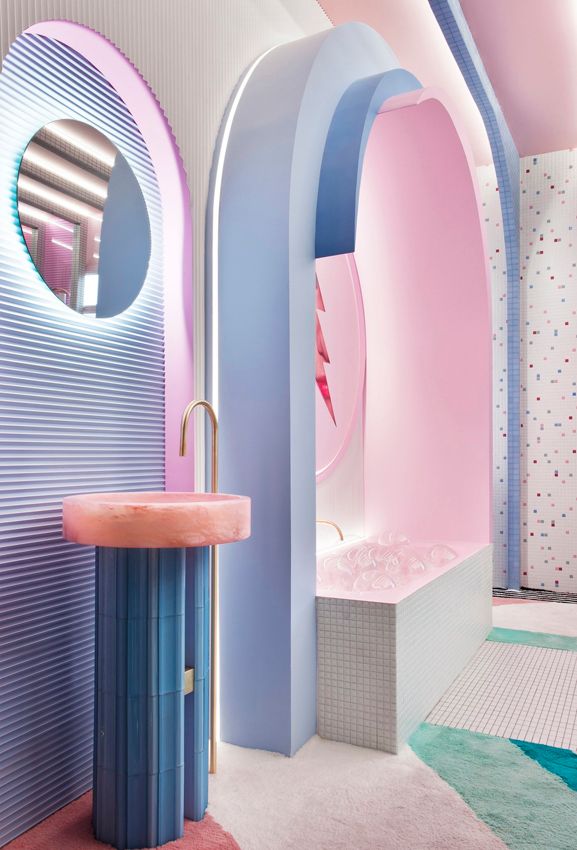 Ideas ingeniosas para introducir el color en la decoración del baño