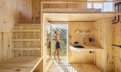 ¿Quieres ver una cabaña de madera km 0 ideada para un mundo sostenible?