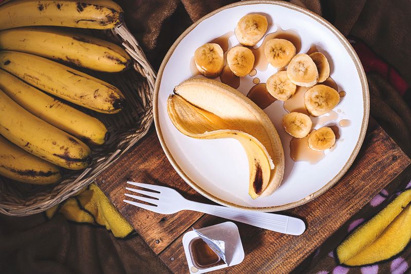 Conserva las pieles de plátano pues te servirán como fertilizante de plantas
