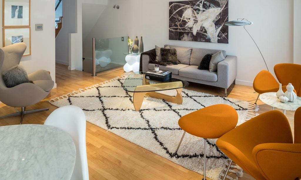 Consejos e ideas para colocar la alfombra en el salón