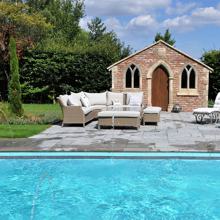 ¿Sabes cómo tienes que preparar la piscina para el invierno?