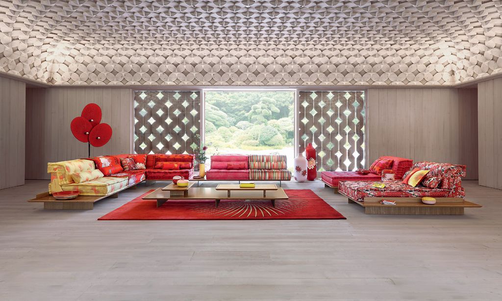 El icónico sofá de Roche Bobois Mah Jong cumple medio siglo