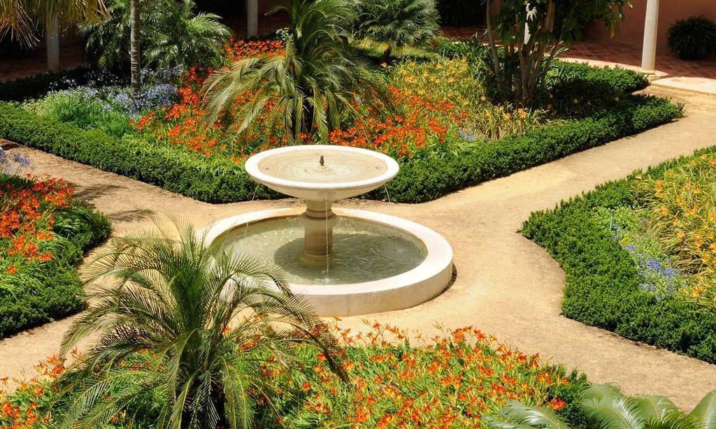 Guía para que encuentres la fuente ideal para decorar tu jardín o patio