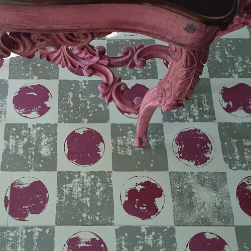 Cómo pintar el suelo con ‘chalk paint’ dándole un decorativo estampado geométrico
