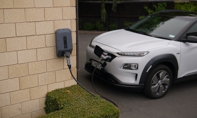 Te lo contamos todo sobre los puntos de carga de los vehículos eléctricos en casa