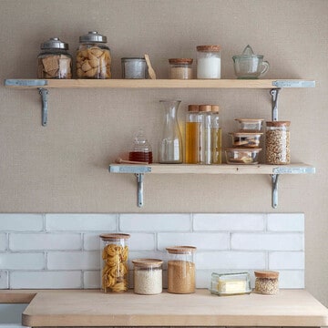 Descubre cómo colocar baldas y estantes en cualquier pared de tu casa