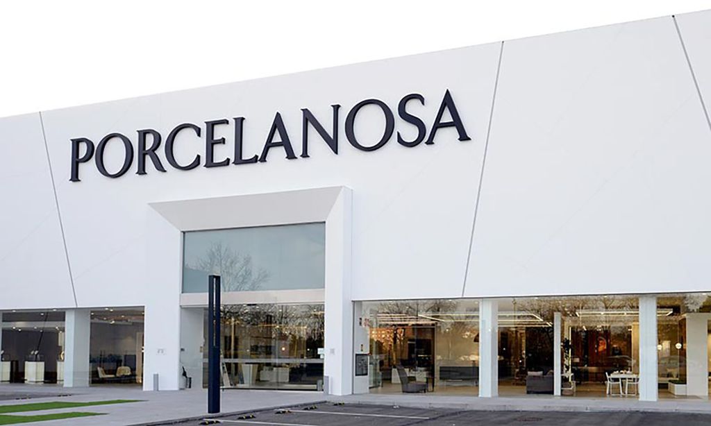 Fachada de una tienda de Porcelanosa