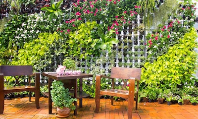 Las mejores ideas DIY para crear un jardín vertical en la terraza