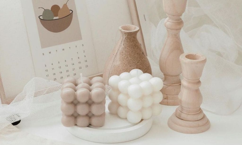 Aprende a hacer una vela 'bubble', el accesorio más 'aesthetic' para decorar tu cuarto