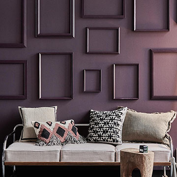 Una idea DIY genial para reciclar marcos viejos y decorar una pared