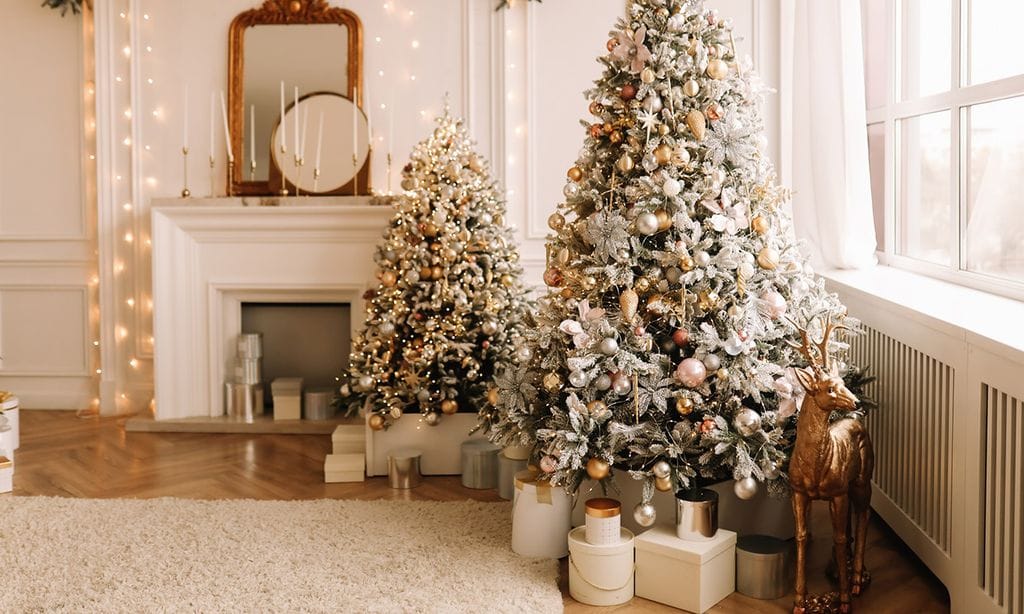 Romántico, glamuroso, natural… Elige tu estilo preferido de árbol de Navidad