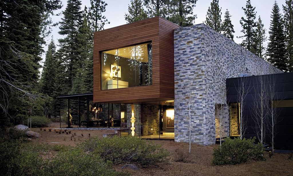 Un refugio de piedra, cristal y madera en el corazón de California