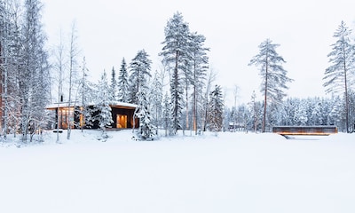 La casa de la nieve: un refugio de vacaciones perdido en una remota isla en Finlandia