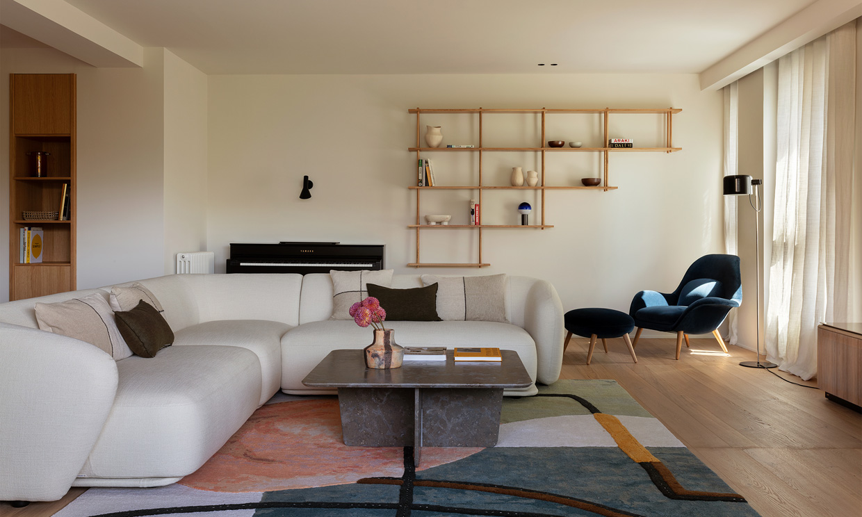 De oficina en la zona alta de Barcelona a piso de estilo moderno y minimalista