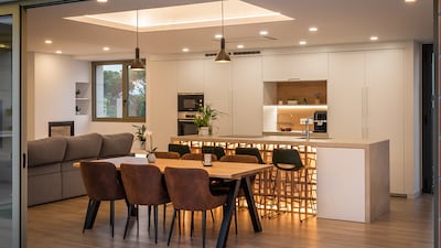 Transforma los espacios de la casa con luz y estilo