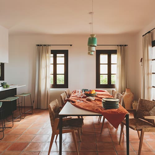 Una casa en Mallorca de estilo mediterráneo que combina lo artesanal con el diseño 'slow'