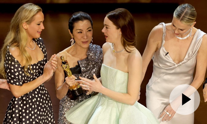 Michelle Yeoh aclara la confusión, ¿por qué entregó el Oscar a Jennifer Lawrence en vez de a Emma Stone?