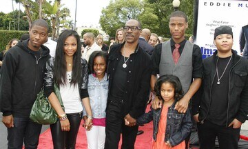 Actor Eddie Murphy and family