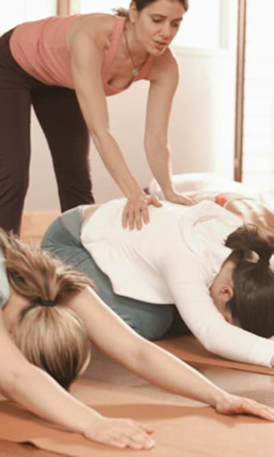 Cómo puede ayudarte el yoga terapéutico