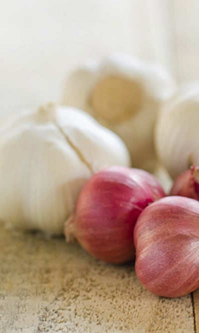 Ajo y cebolla: alimentos que nos ayudan a vivir más