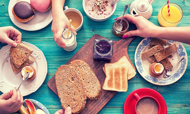 ¿Cómo contribuye el desayuno a tu felicidad?