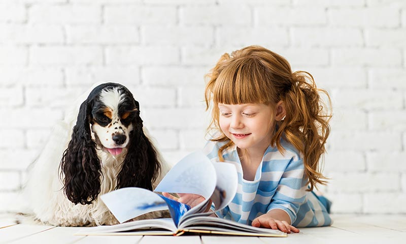 Este perro ayudará a tu hijo a leer mejor