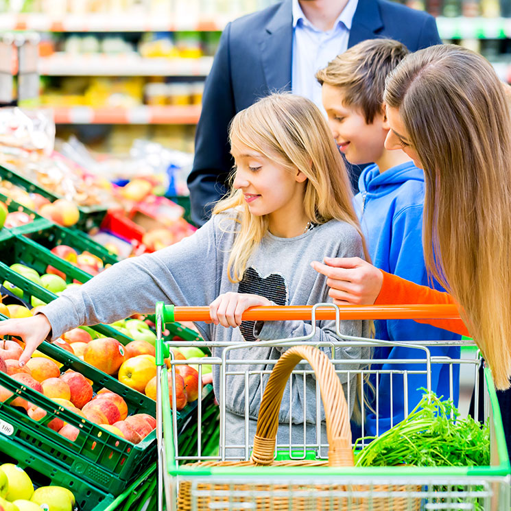 Por qué deberías llevar a tus hijos a hacer la compra