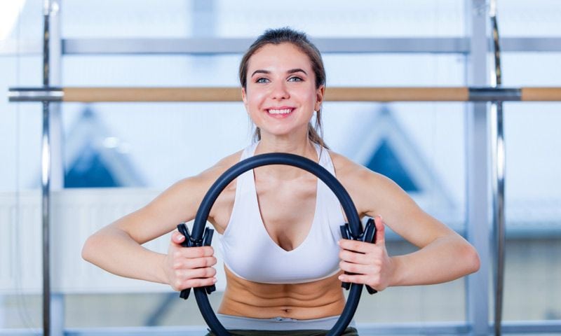 ¡En vídeo!: Aprende a hacer abdominales hipopresivos con el aro mágico de Pilates