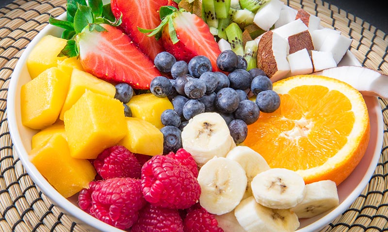 Di qué vitamina te falta y sabrás qué fruta debes tomar