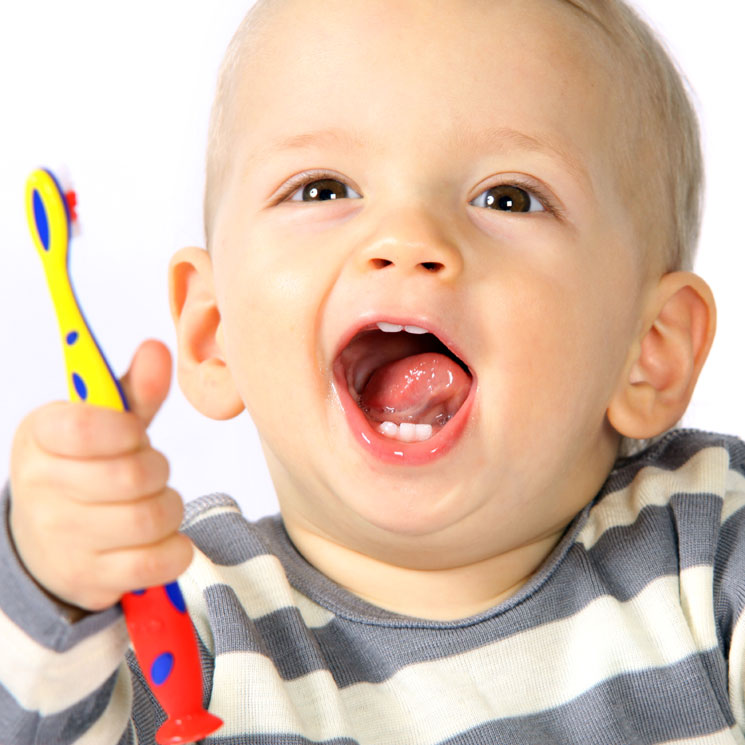¿Qué podemos hacer si a los niños les duelen los dientes?