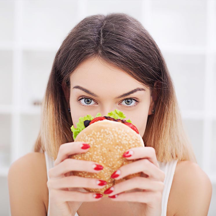 Estas situaciones te hacen comer más de lo necesario