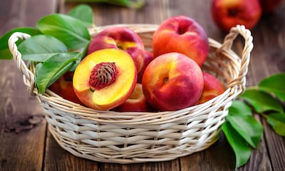 Descubre la nectarina, la fruta que cuida tu piel