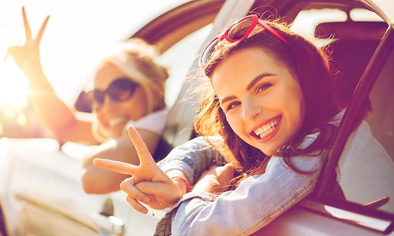 Las claves para evitar marearte si vas a viajar en coche, barco o avión
