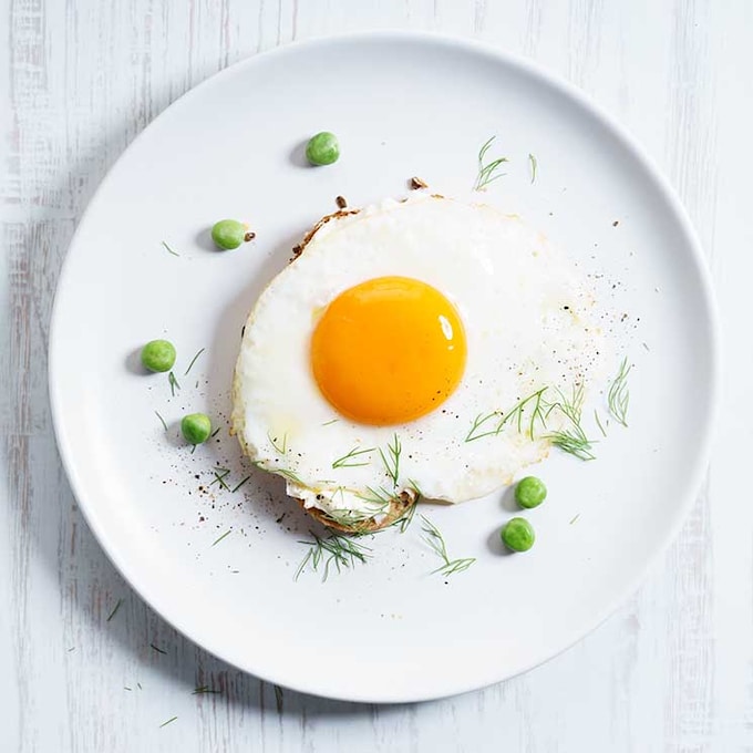 Estos son los beneficios de tomar huevos (casi) a diario