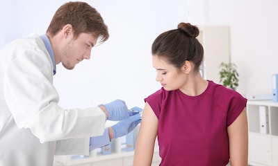 ¿Quién tiene que vacunarse de sarampión en España?