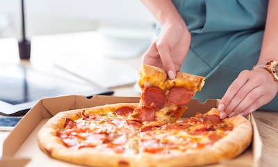 ¿Dónde tiras la caja de una pizza? Posiblemente estés cometiendo un error sin saberlo