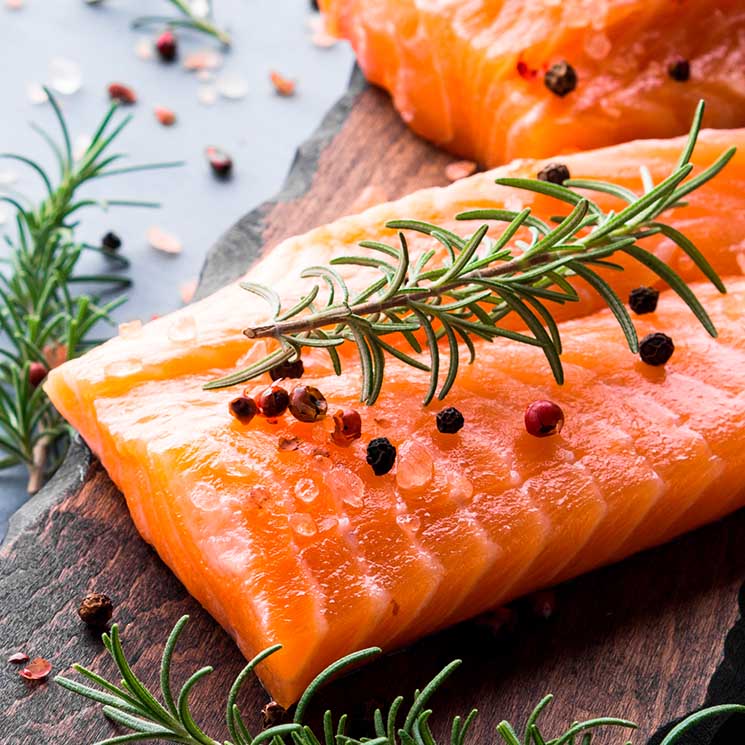 El salmón es uno de los alimentos más sostenibles de tu dieta