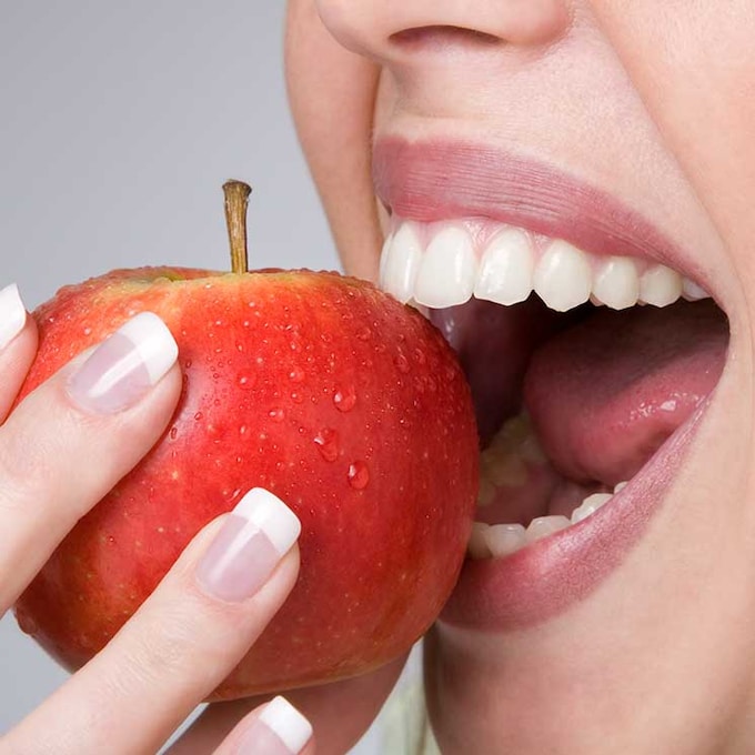 Mantén la salud de tu boca con vitaminas y minerales