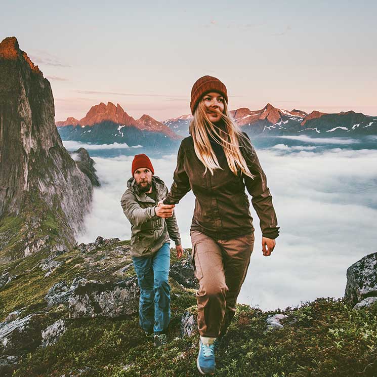 Trucos y recomendaciones para practicar montañismo con tu pareja 